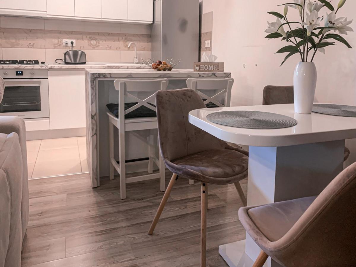 Apartment 2 Rooms Luxury Βουκουρέστι Εξωτερικό φωτογραφία